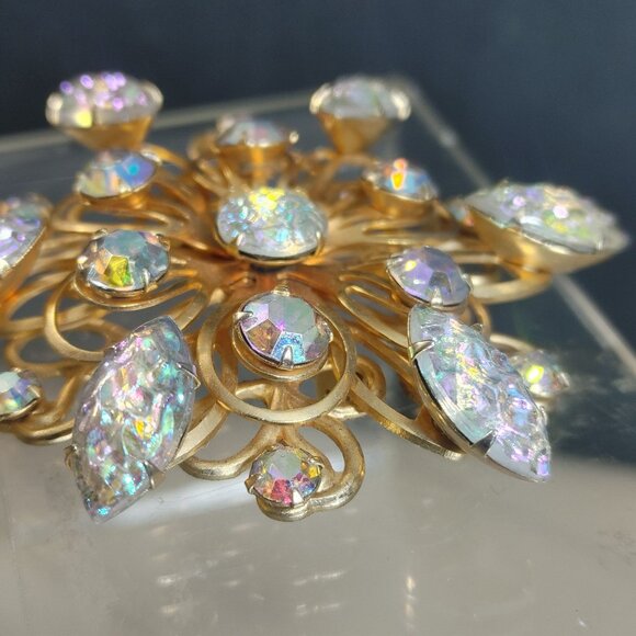 Floral Brooch Marquise Lava Glass Vintage Aurora Borealis Rhinestone Gold Tone - Picture 8 of 12